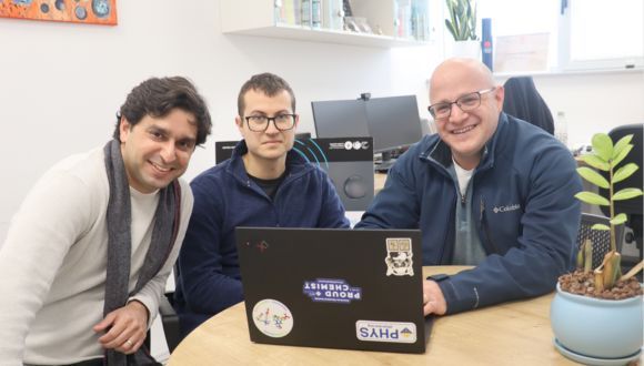 Left to right: Prof. Shlomi Reuveni, Ph.D. student Ofir Blumer & Dr. Barak Hirshberg